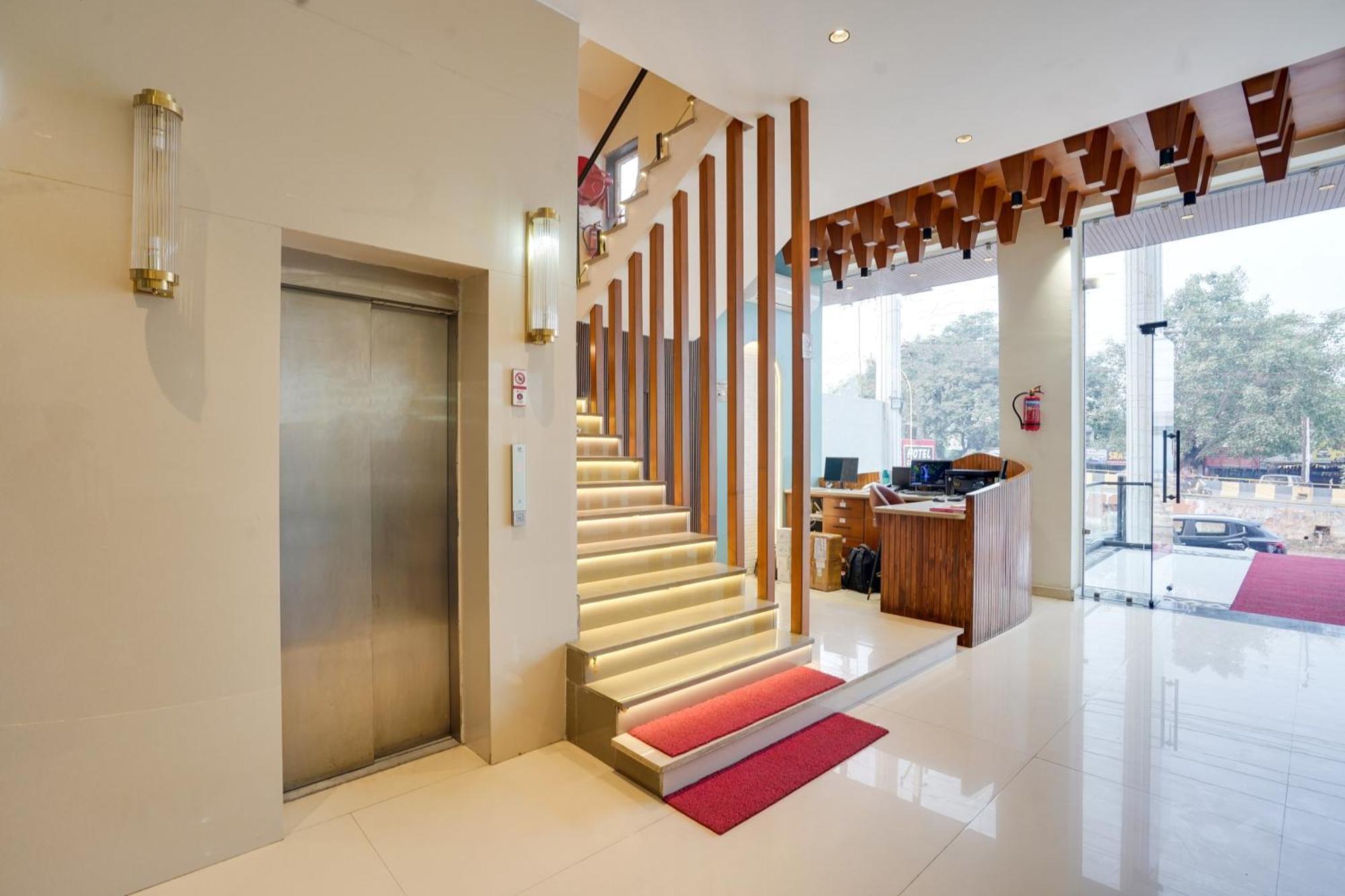 Townhouse Amanaka Formerly Hotel City Pride Raipur  Ngoại thất bức ảnh