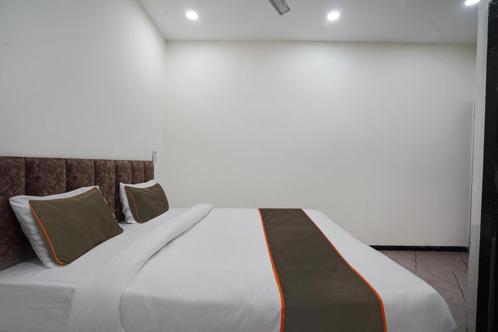 Townhouse Amanaka Formerly Hotel City Pride Raipur  Ngoại thất bức ảnh