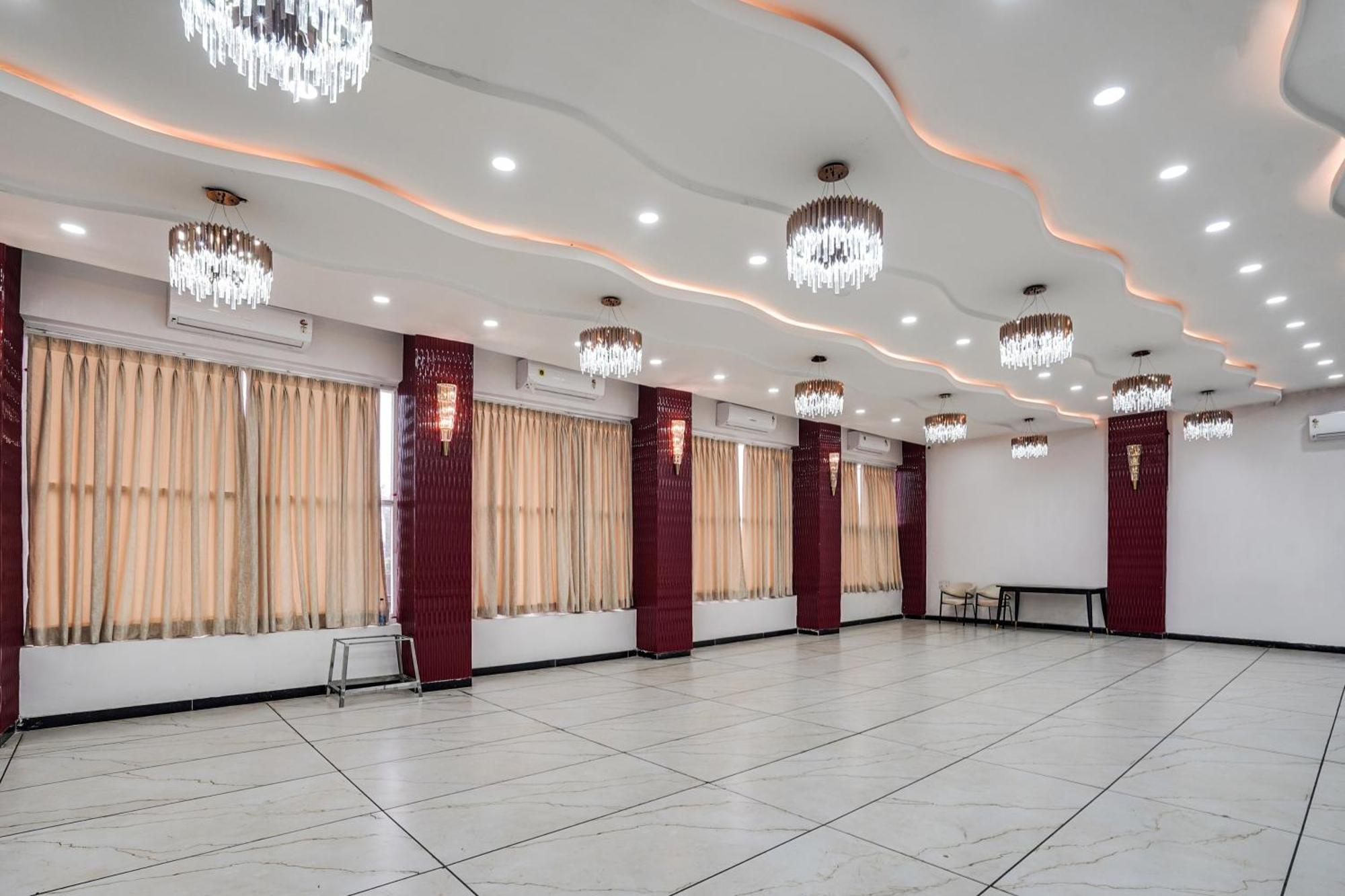 Townhouse Amanaka Formerly Hotel City Pride Raipur  Ngoại thất bức ảnh