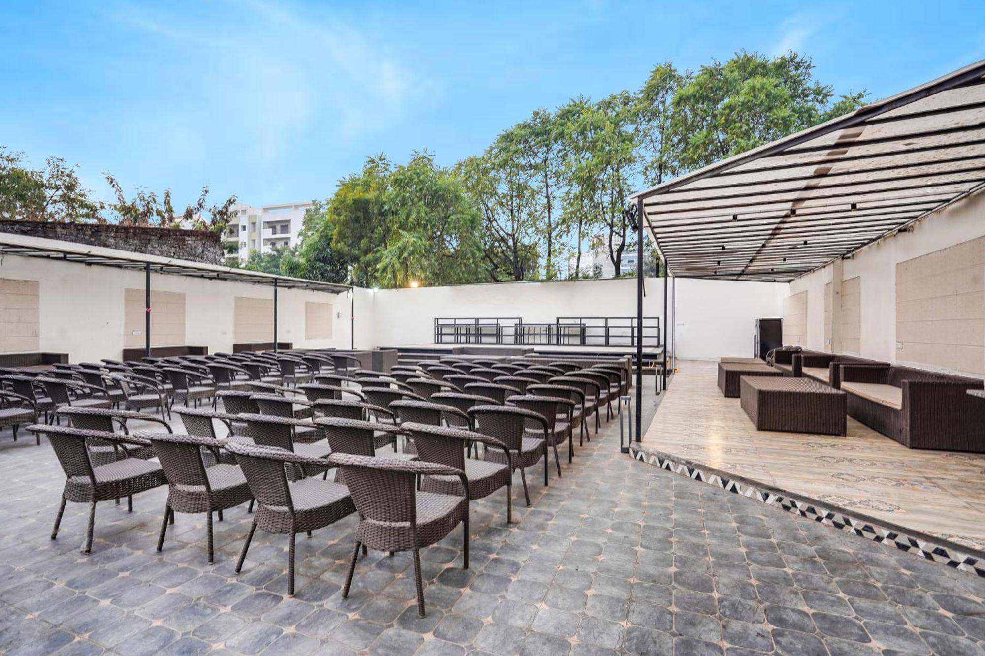 Townhouse Amanaka Formerly Hotel City Pride Raipur  Ngoại thất bức ảnh